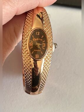 Rose Gold Coloured Hinged Bangle Bracelet with Crystal Accent